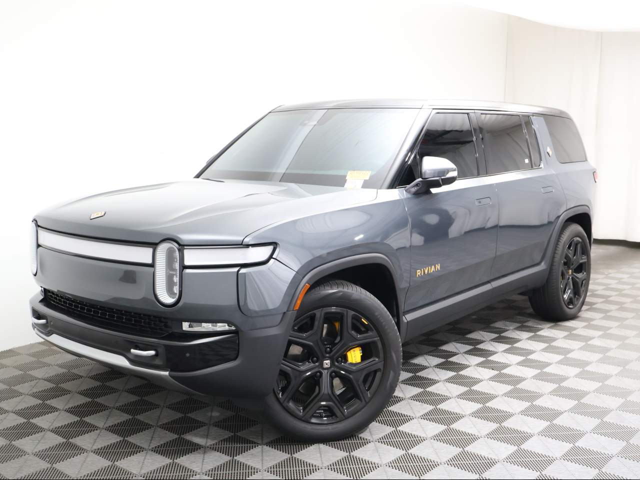 2023 Rivian R1S Adventure