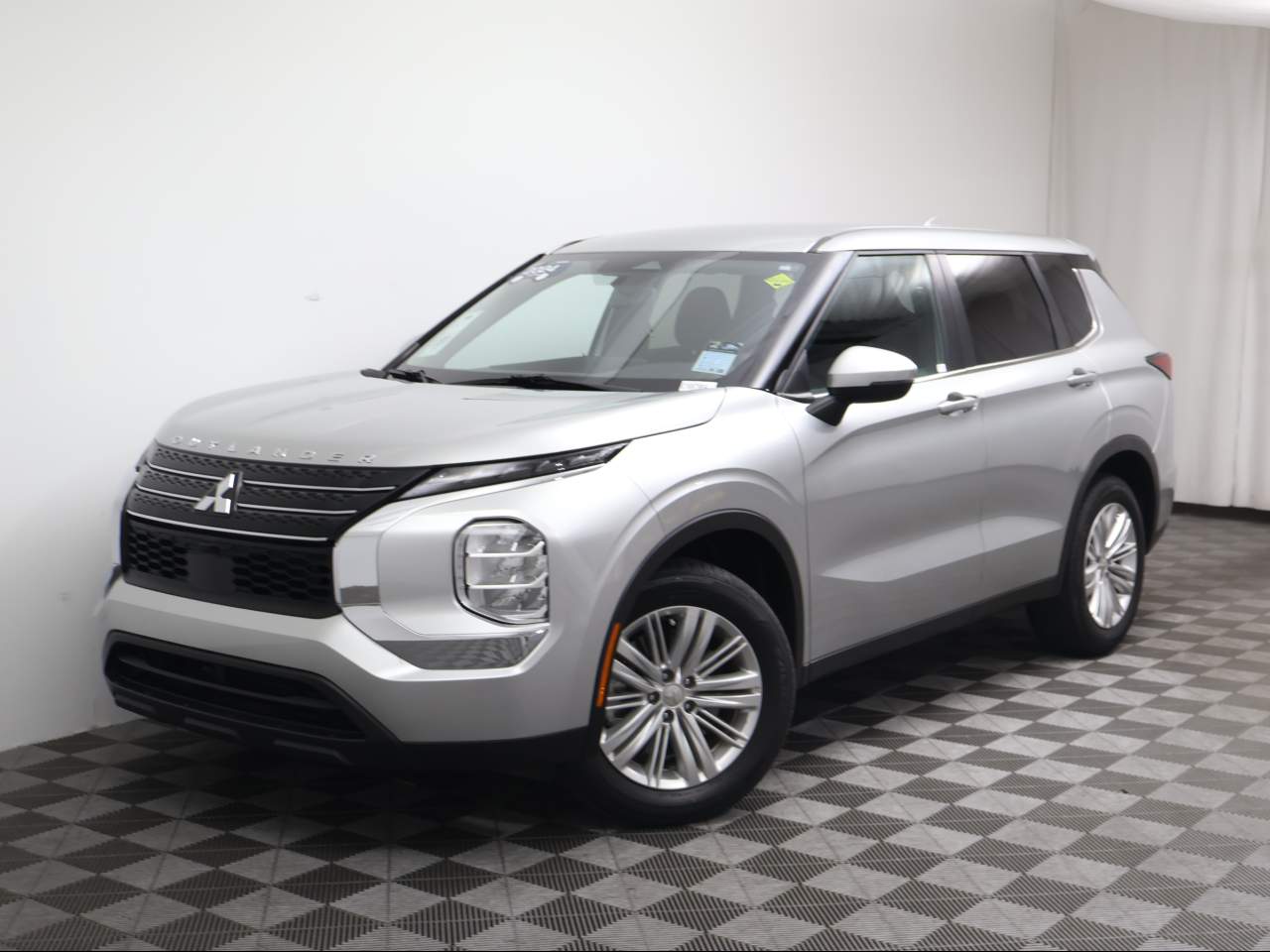 Alloy Silver Metallic 2024 Mitsubishi Outlander ES FWD SUV / Crossover Front-Wheel Drive 8-Speed CVT