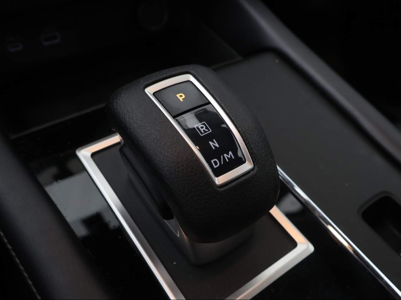 2024 Mitsubishi Outlander ES