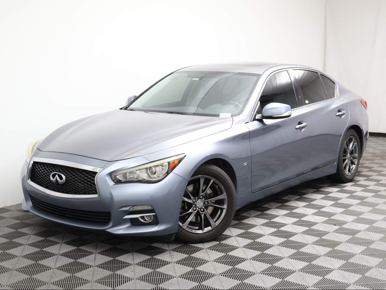 2015 INFINITI Q50  