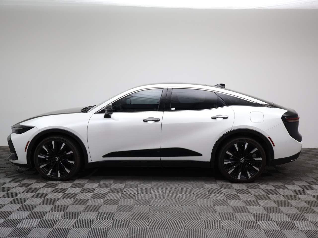 2023 Toyota Crown Platinum