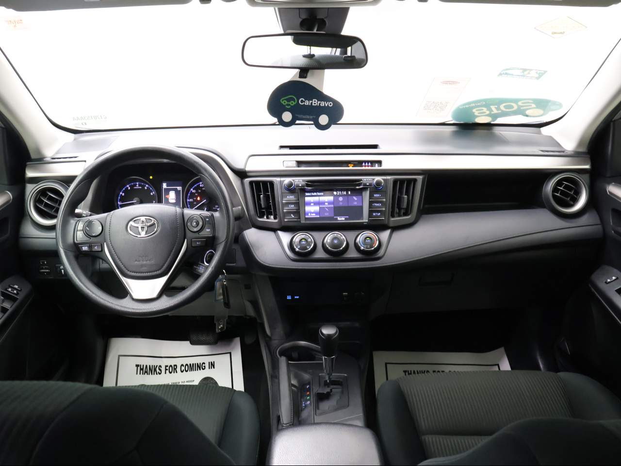 2018 Toyota RAV4 LE - Photo 10