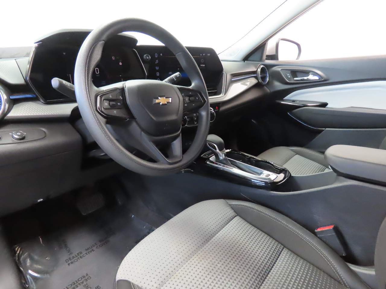 2024 Chevrolet Trax LT - Photo 9