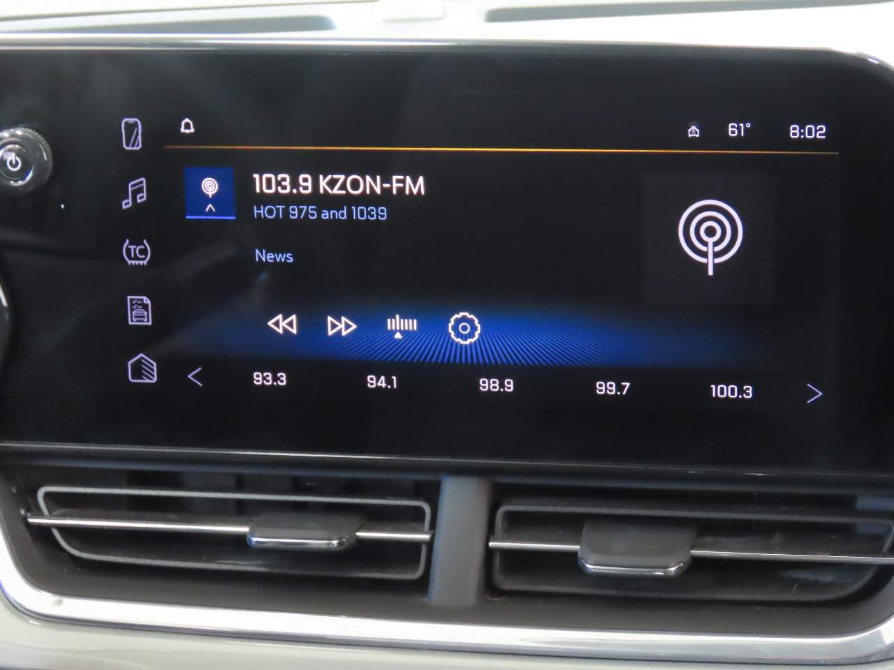 2024 Chevrolet Trax LT - Photo 13