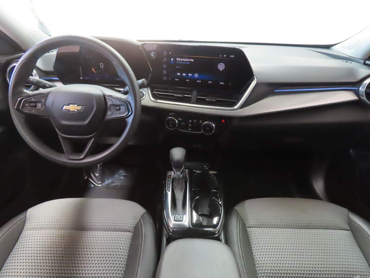 2024 Chevrolet Trax LT - Photo 15