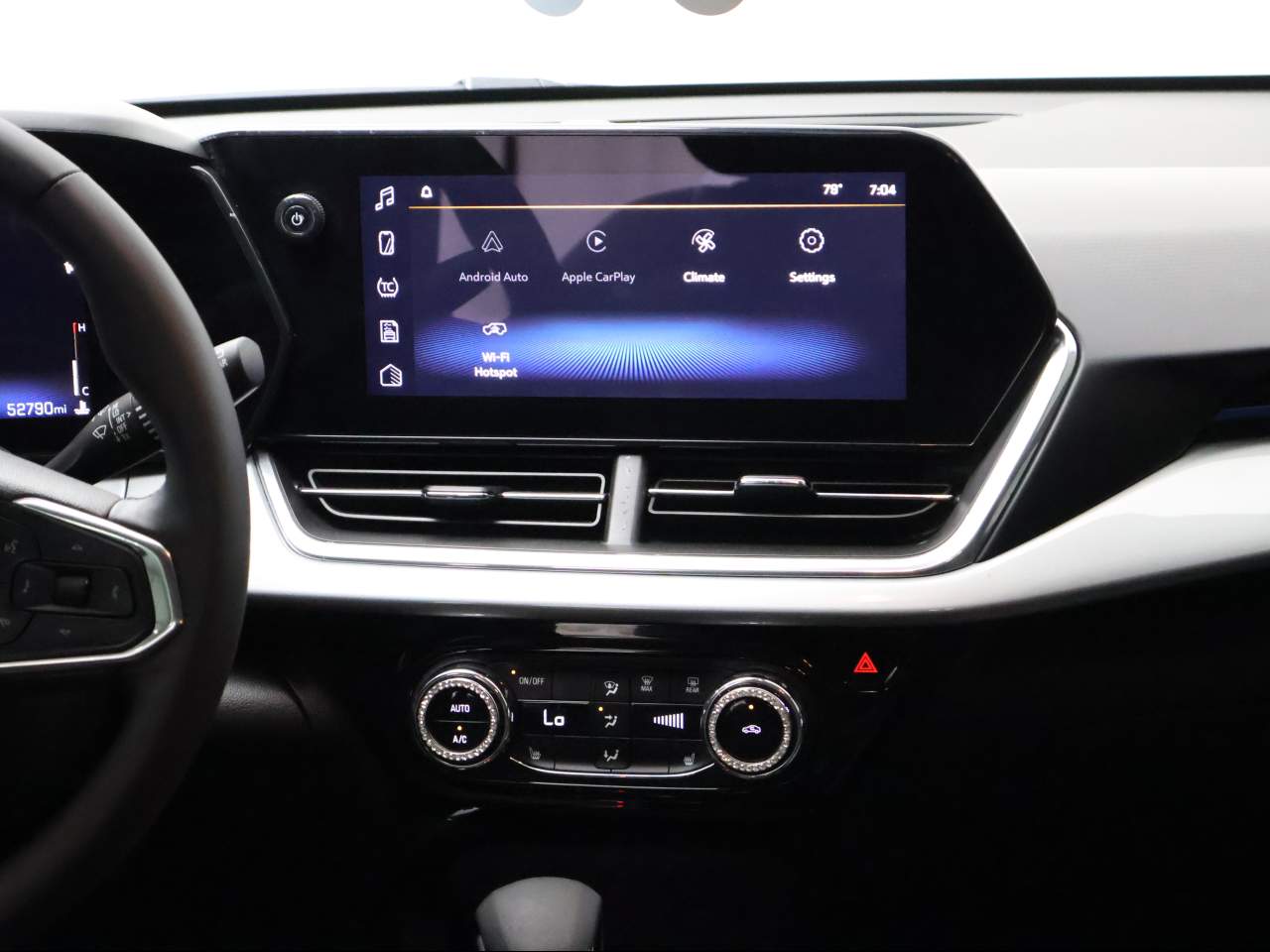 2024 Chevrolet Trax LT - Photo 13