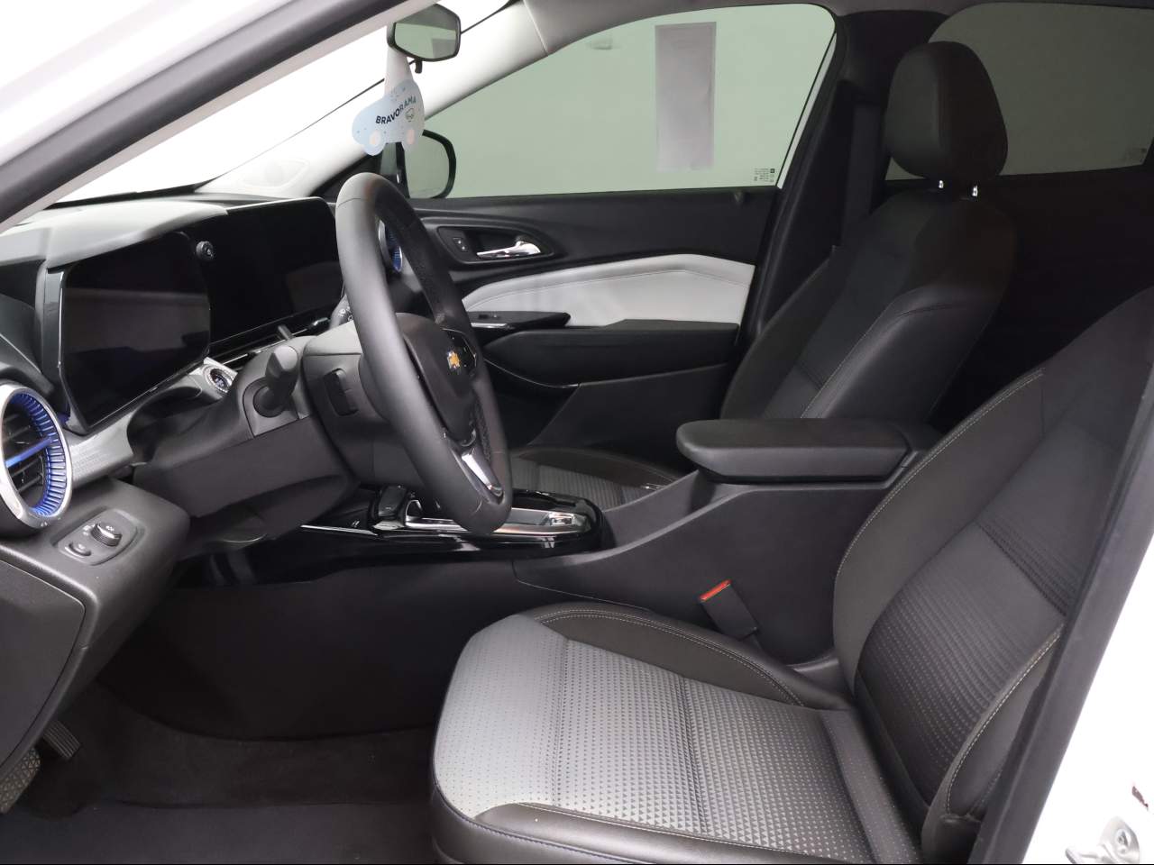 2024 Chevrolet Trax LT - Photo 8
