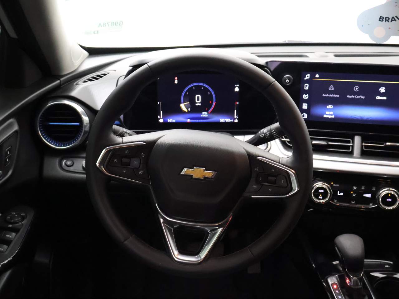 2024 Chevrolet Trax LT - Photo 11