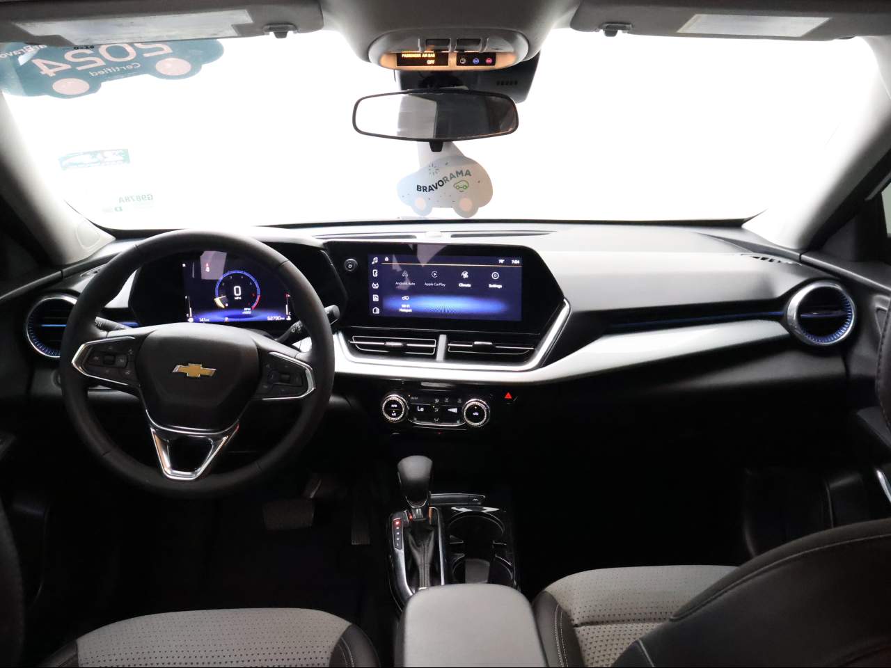 2024 Chevrolet Trax LT - Photo 10