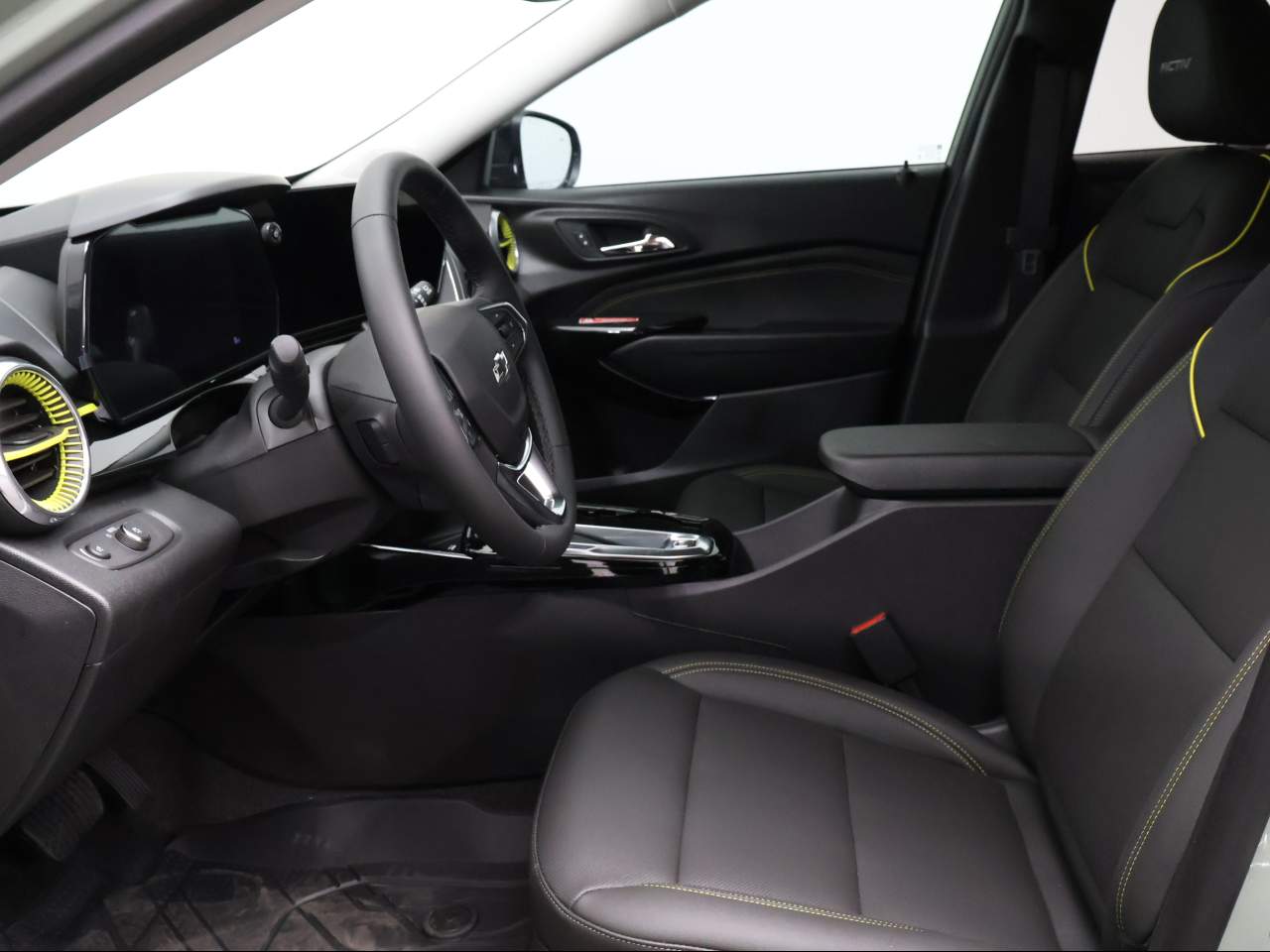 2026 Chevrolet Trax Activ - Photo 8