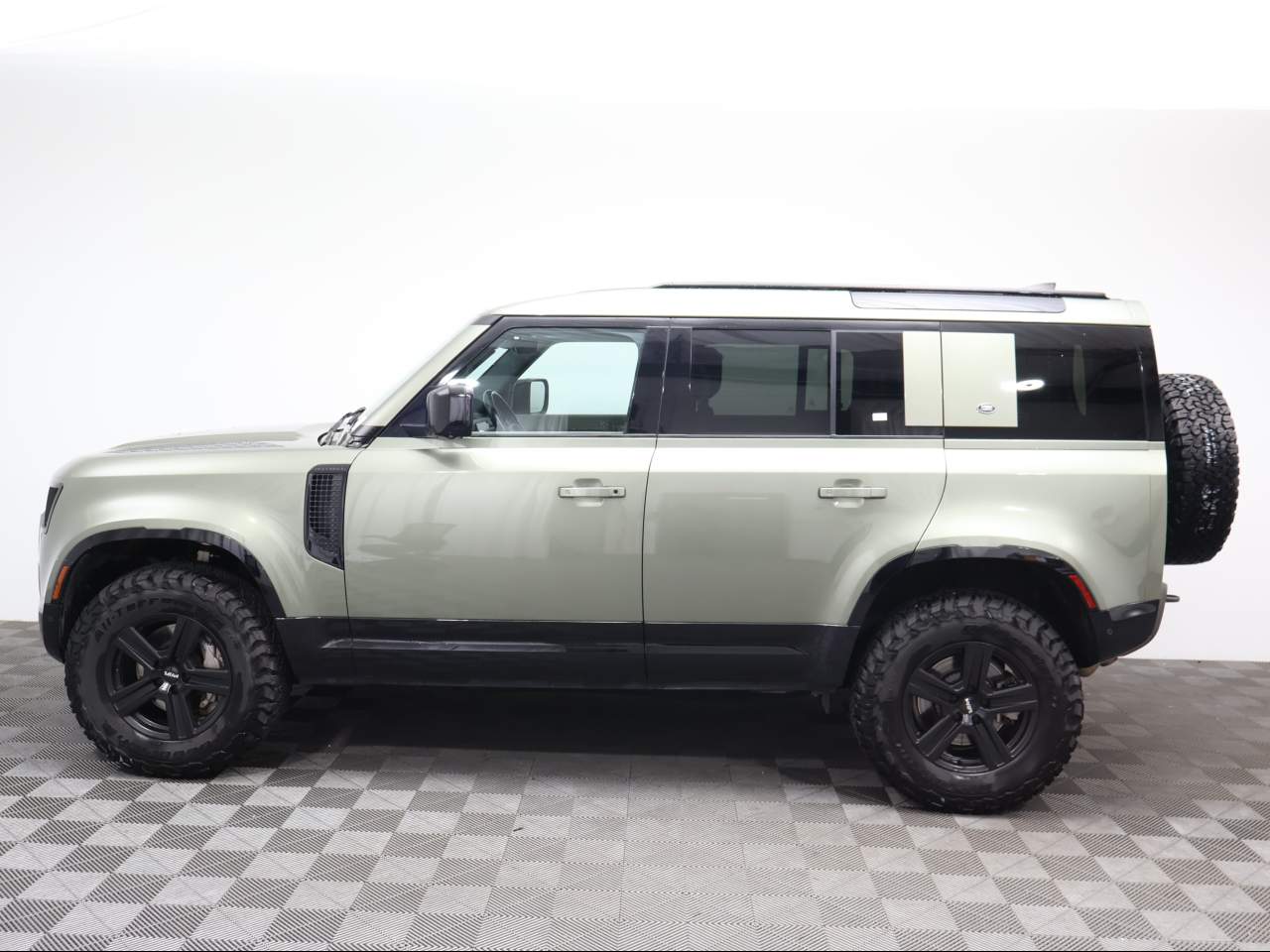 2022 Land Rover Defender 110 X-Dynamic HSE