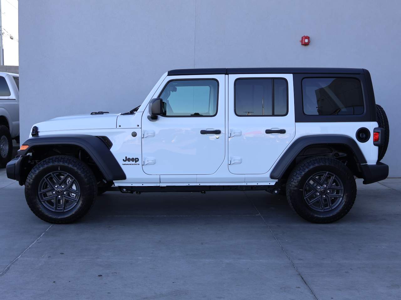 2024 Jeep Wrangler Sport S 4dr