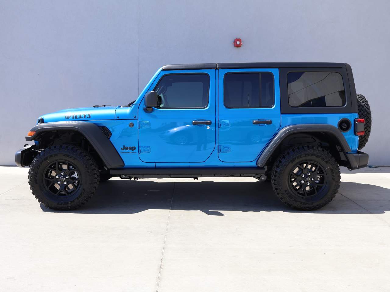 2025 Jeep Wrangler Willys 4dr