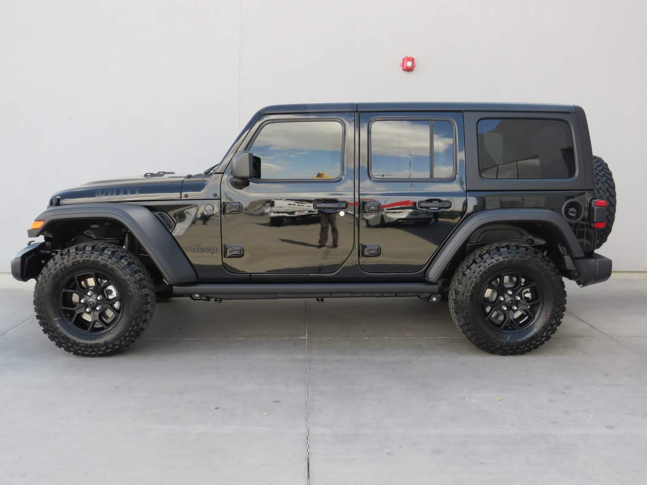 2025 Jeep Wrangler Willys 4dr