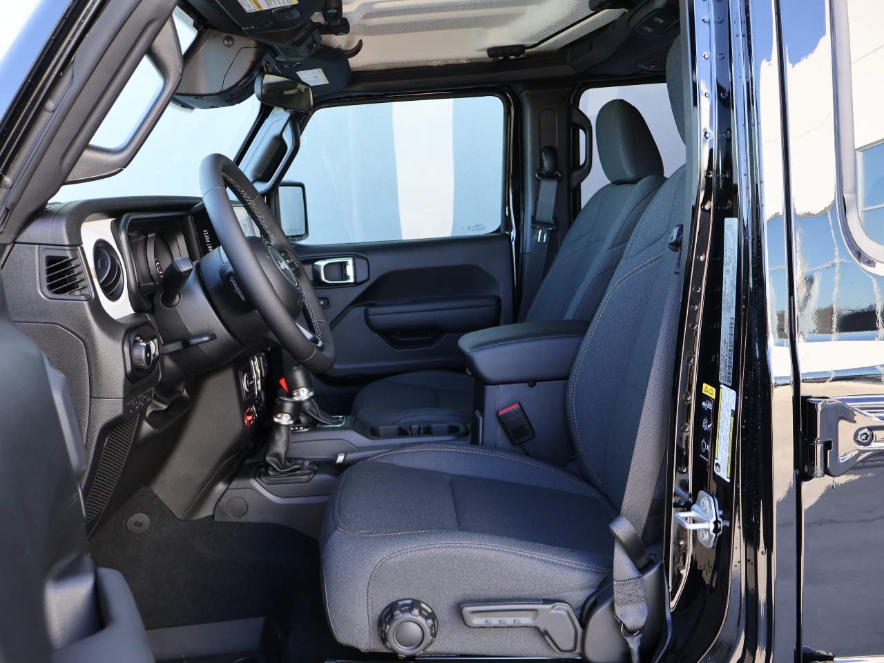 2026 Jeep Wrangler 4-Door Willys - Photo 8