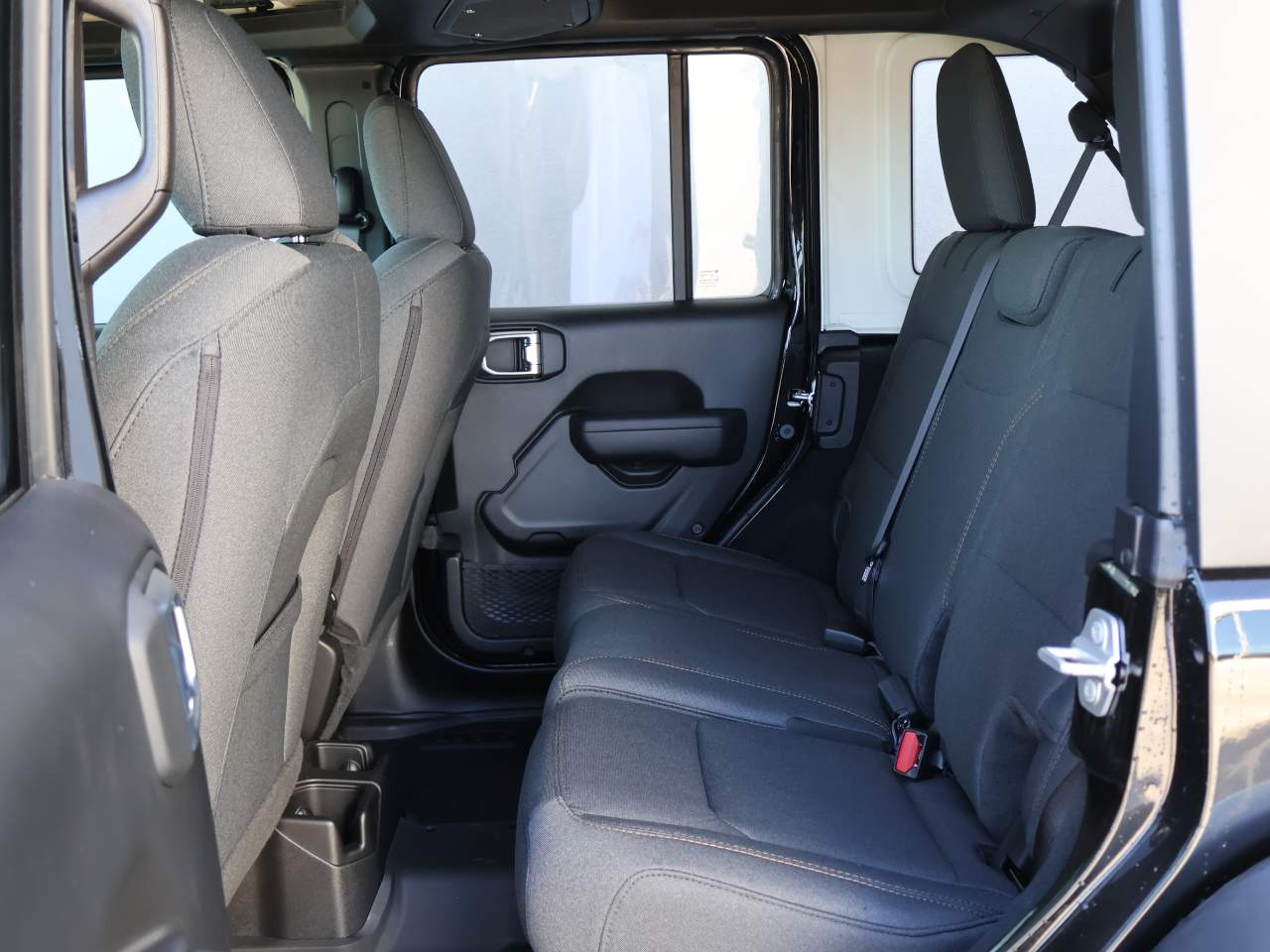 2026 Jeep Wrangler 4-Door Willys - Photo 10