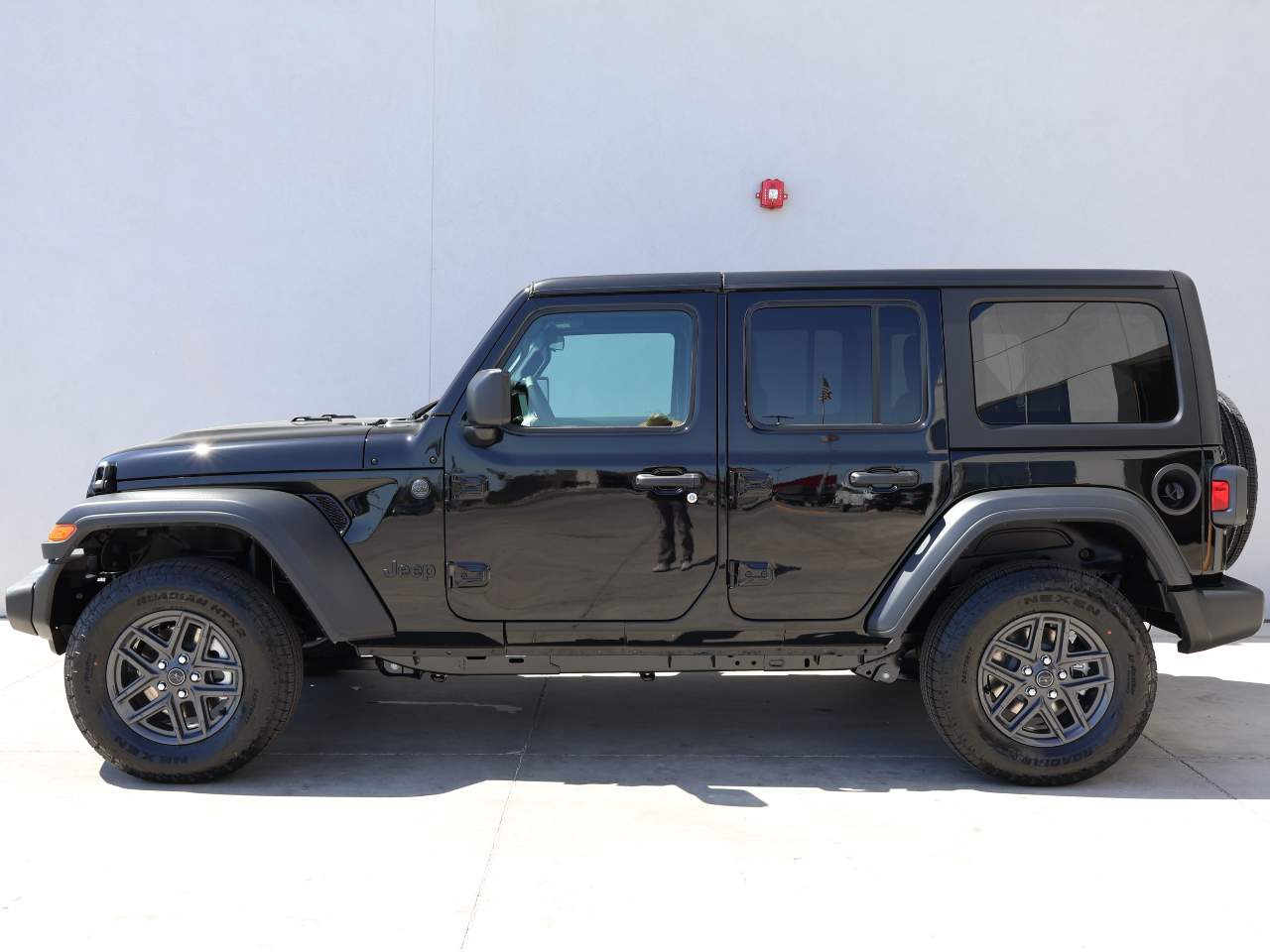 2024 Jeep Wrangler Sport 4dr