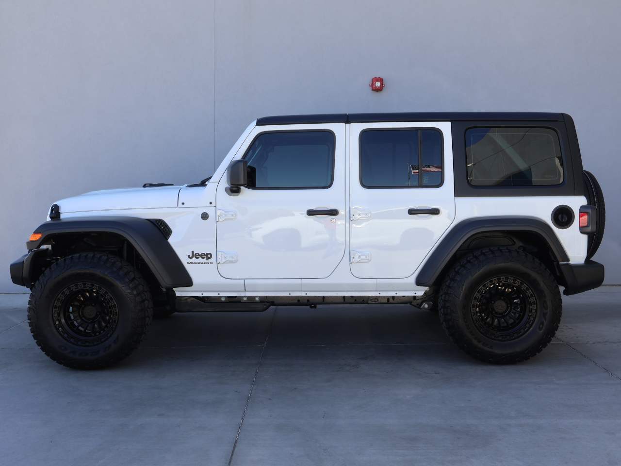 2026 Jeep Wrangler Sport 4dr
