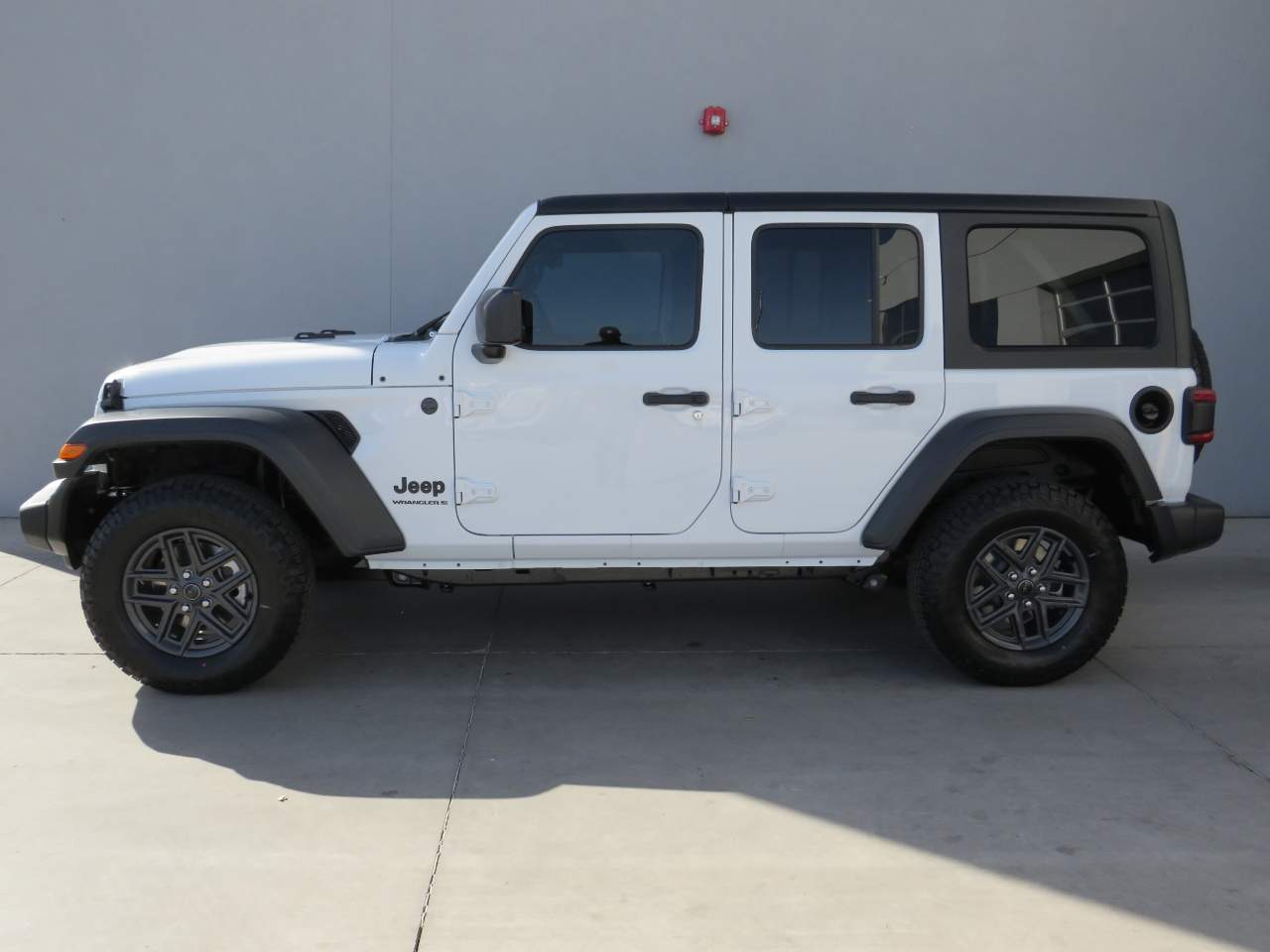 2025 Jeep Wrangler Sport 4dr