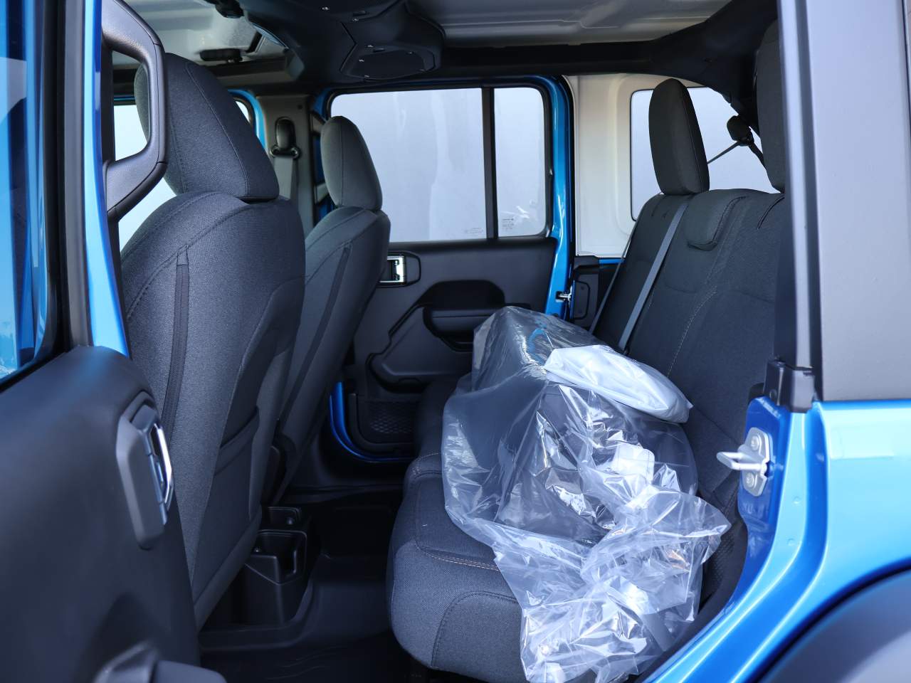 2026 Jeep Wrangler 4-Door Willys - Photo 11