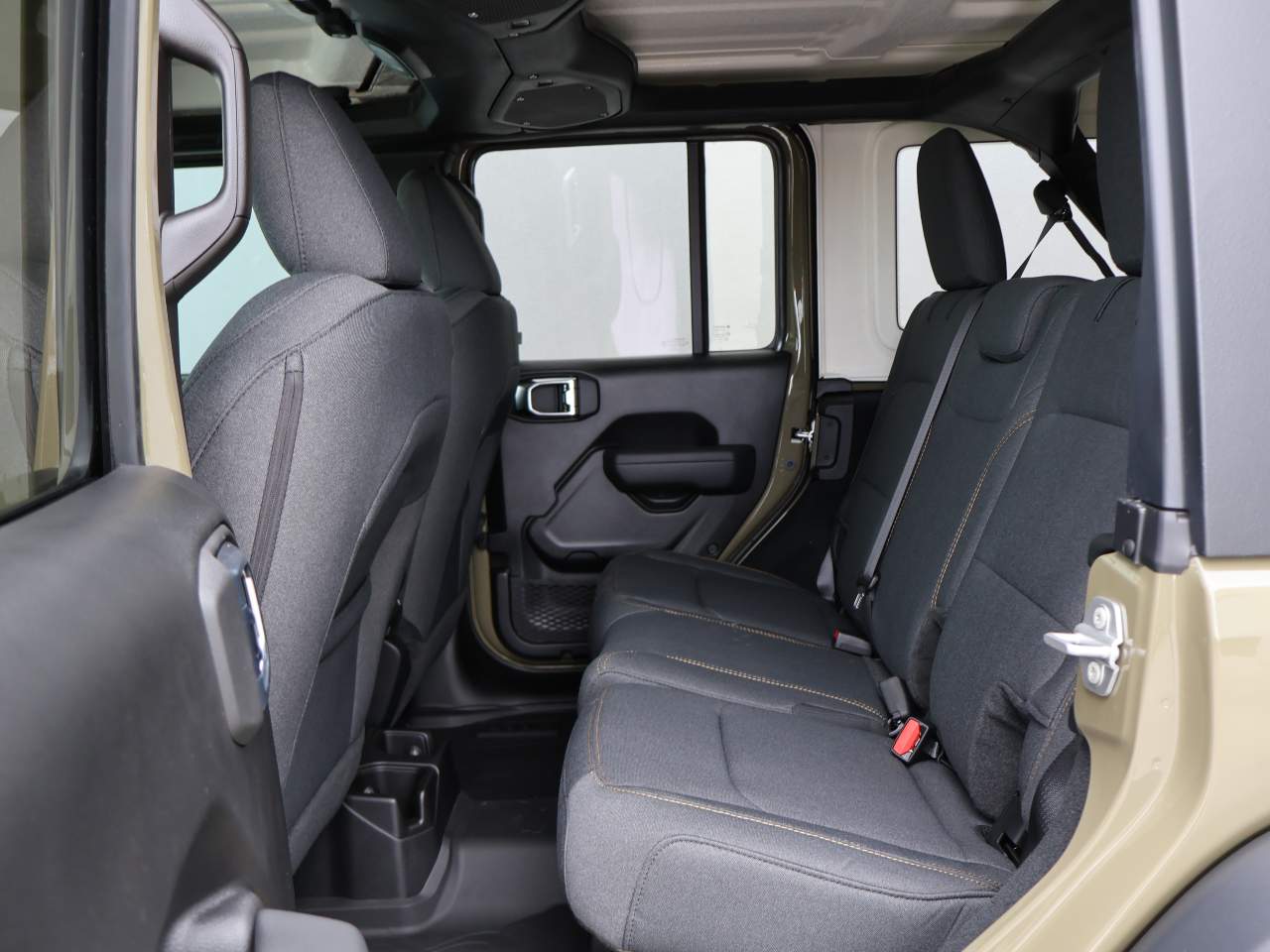 2026 Jeep Wrangler 4-Door Willys - Photo 10