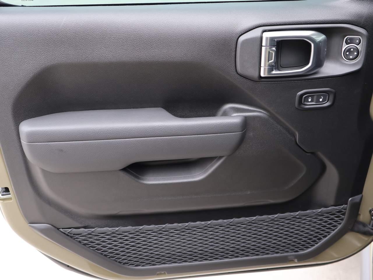 2026 Jeep Wrangler 4-Door Willys - Photo 7
