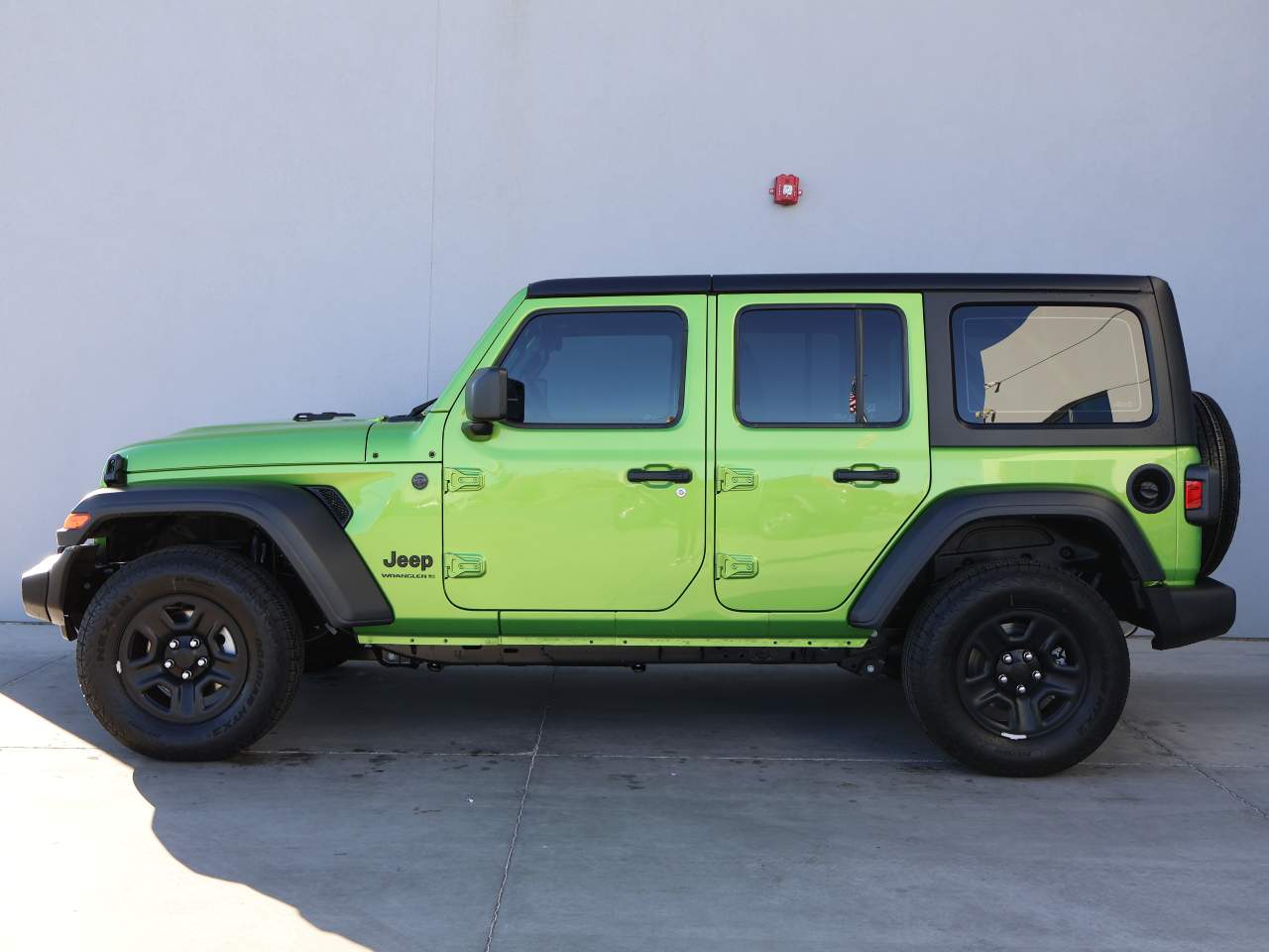 2026 Jeep Wrangler Sport 4dr