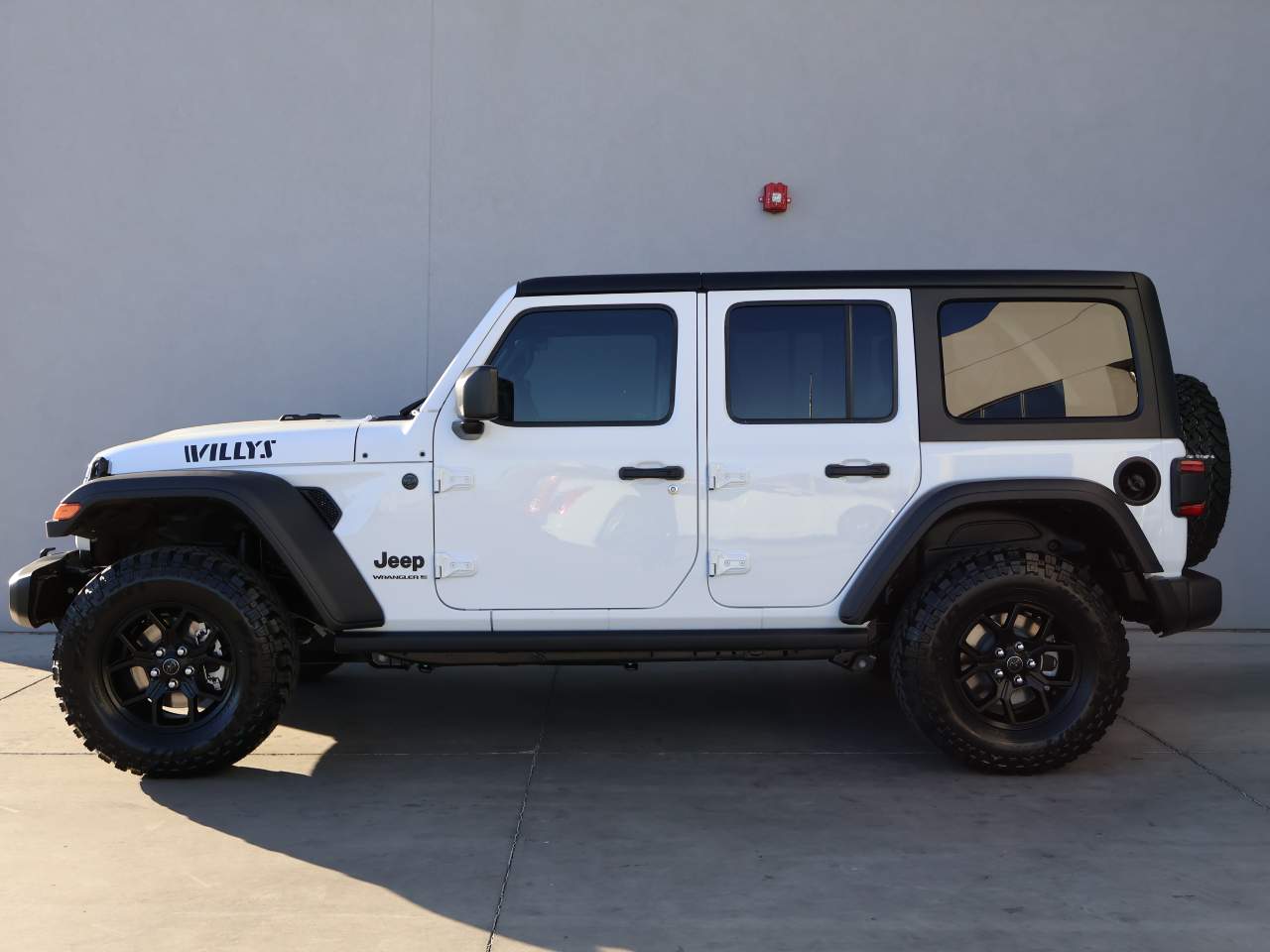 2025 Jeep Wrangler Willys 4dr