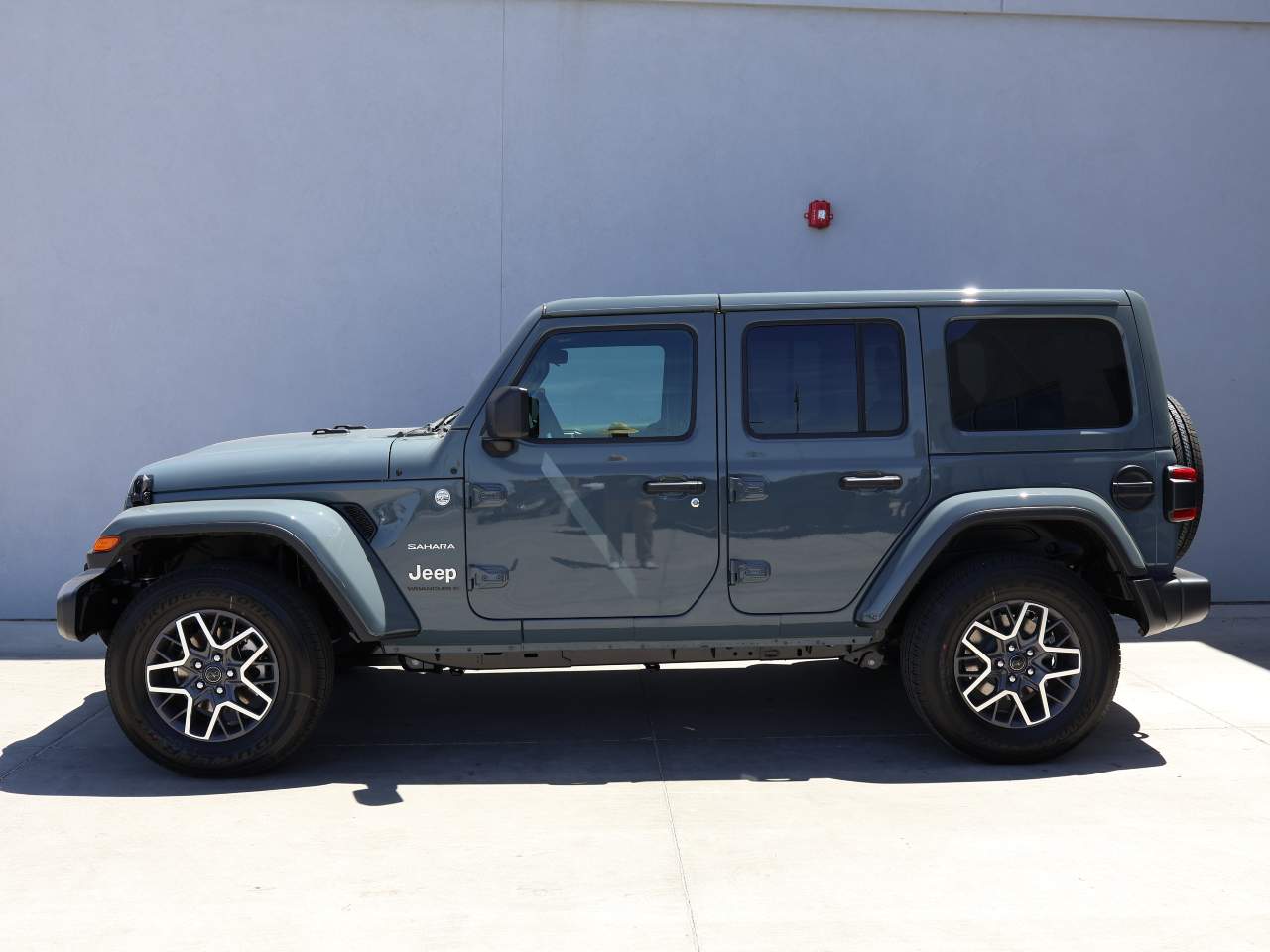 2024 Jeep Wrangler Sahara 4dr