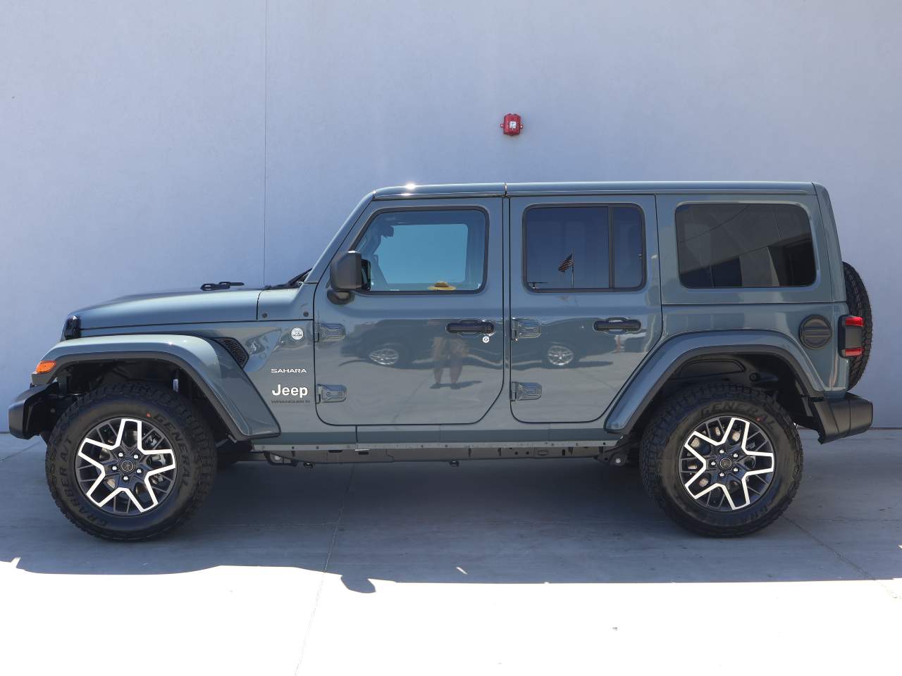 2024 Jeep Wrangler Sahara 4dr