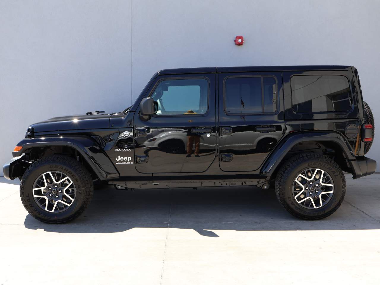 2024 Jeep Wrangler Sahara 4dr