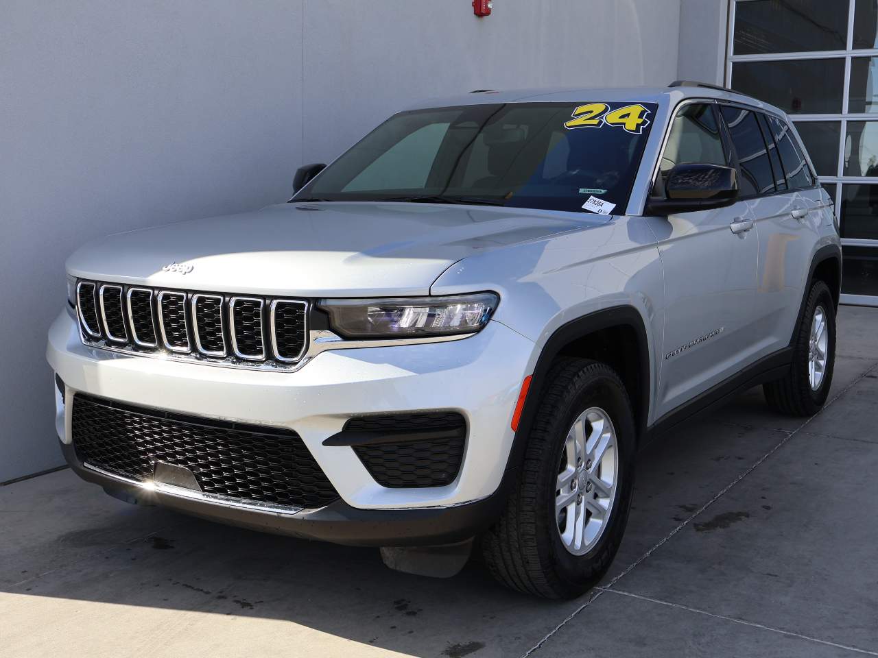 2024 Jeep Grand Cherokee Laredo