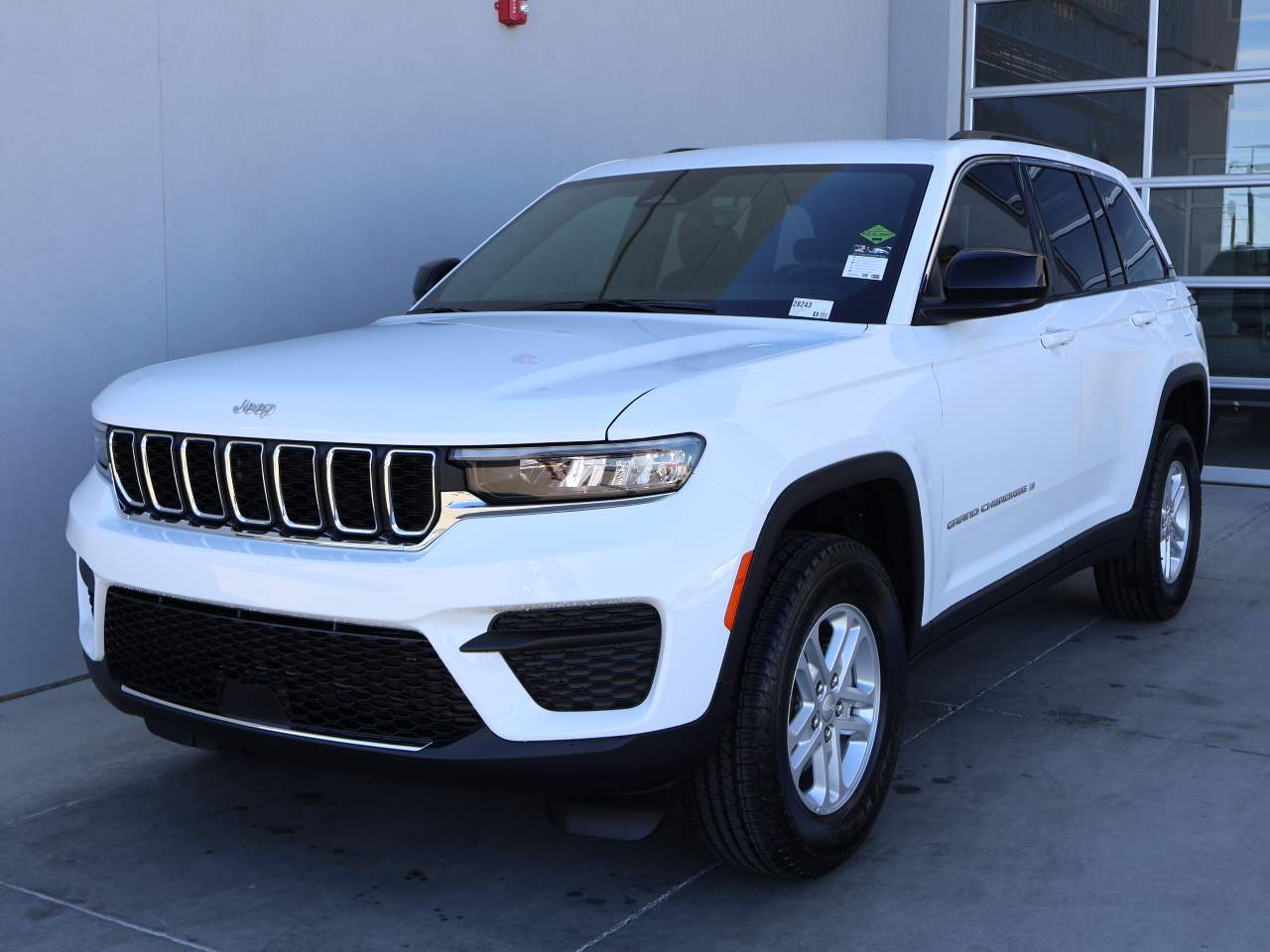 2025 Jeep Grand Cherokee Laredo's photo