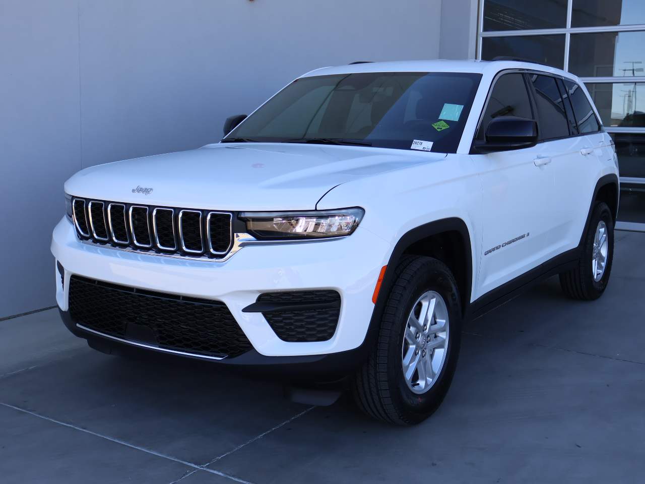 2025 Jeep Grand Cherokee Laredo's photo