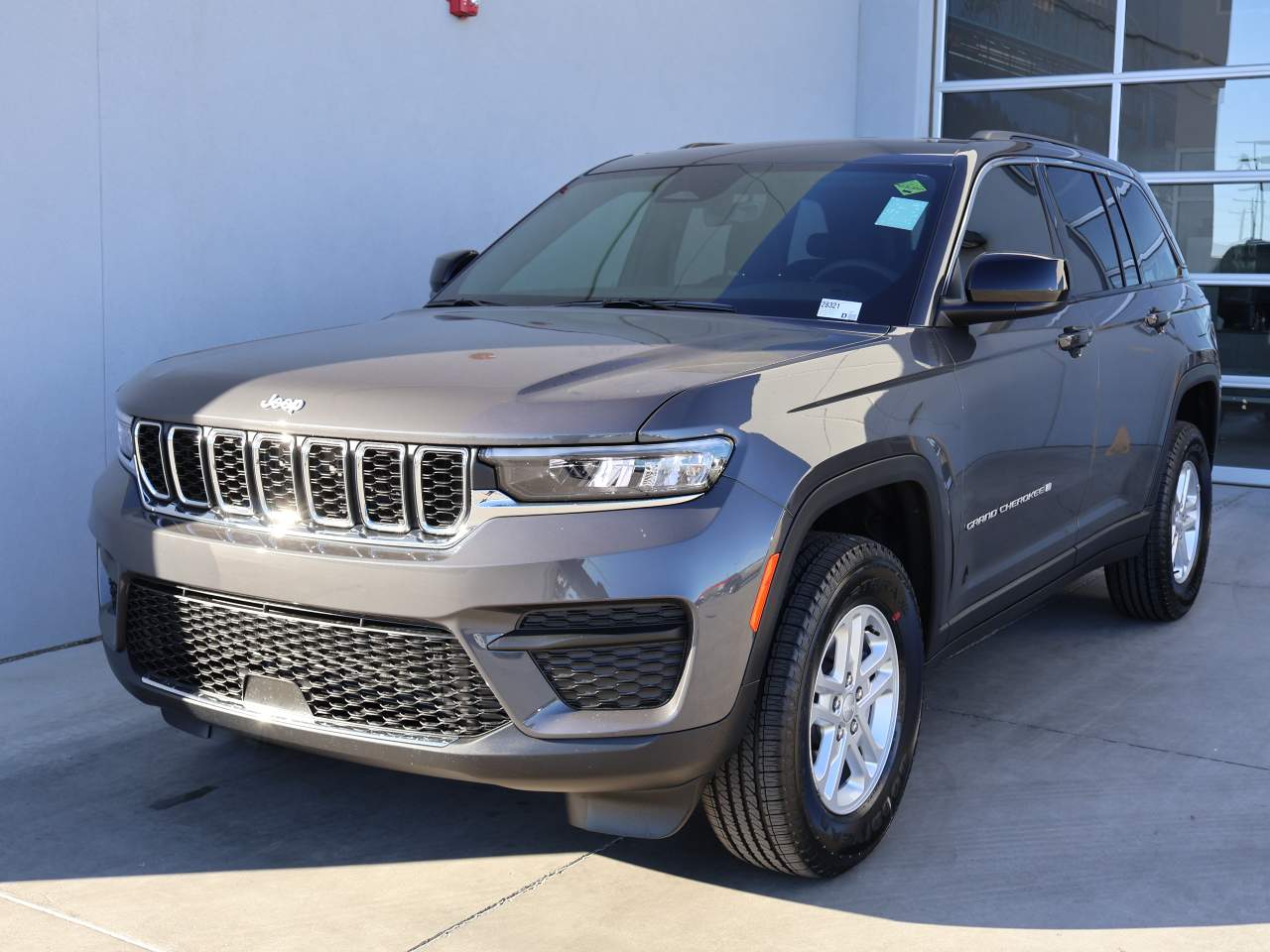 2025 Jeep Grand Cherokee Laredo's photo