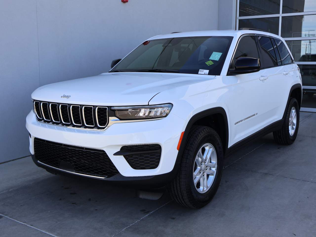 2025 Jeep Grand Cherokee Laredo's photo