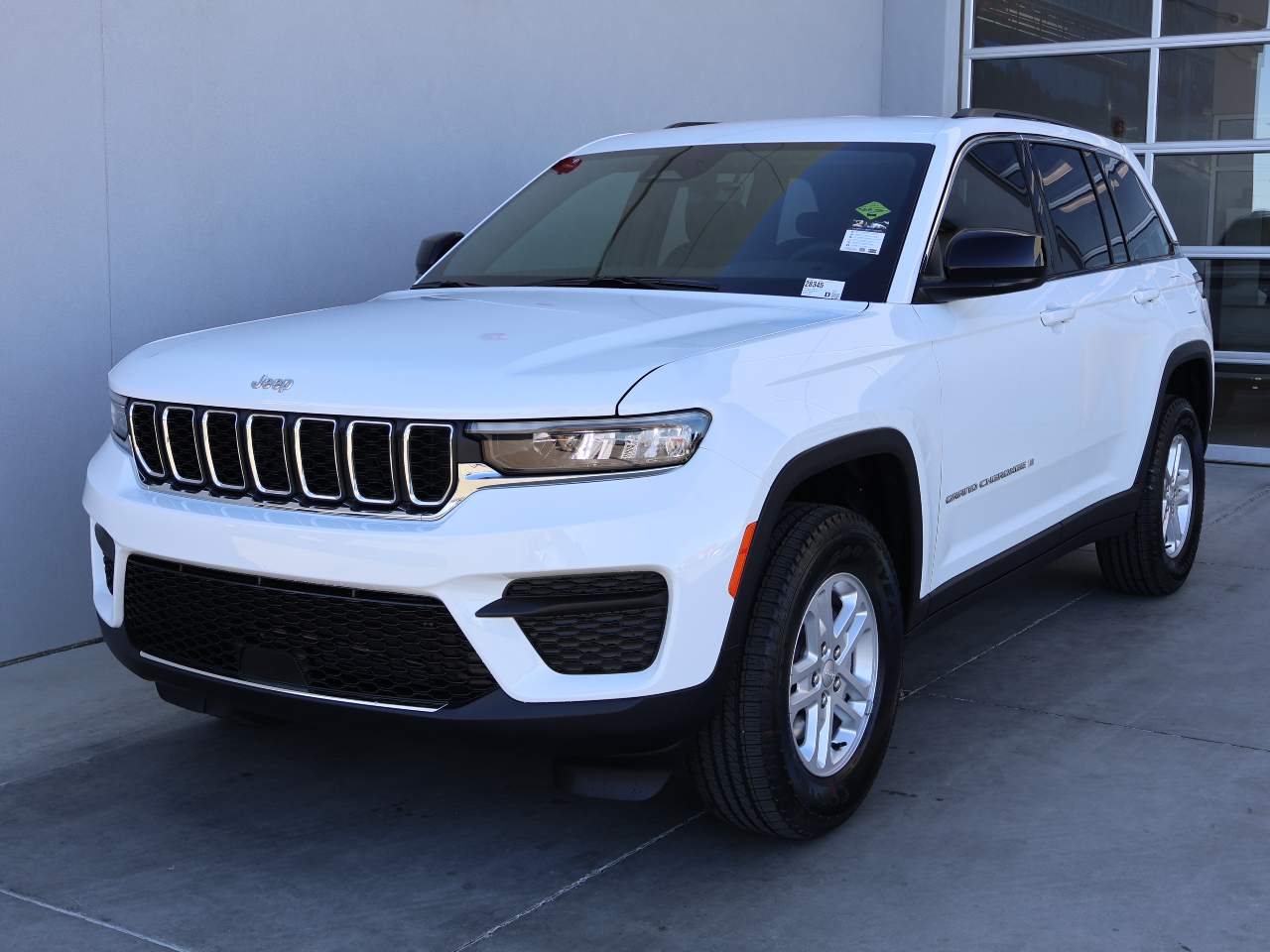 2025 Jeep Grand Cherokee Laredo's photo