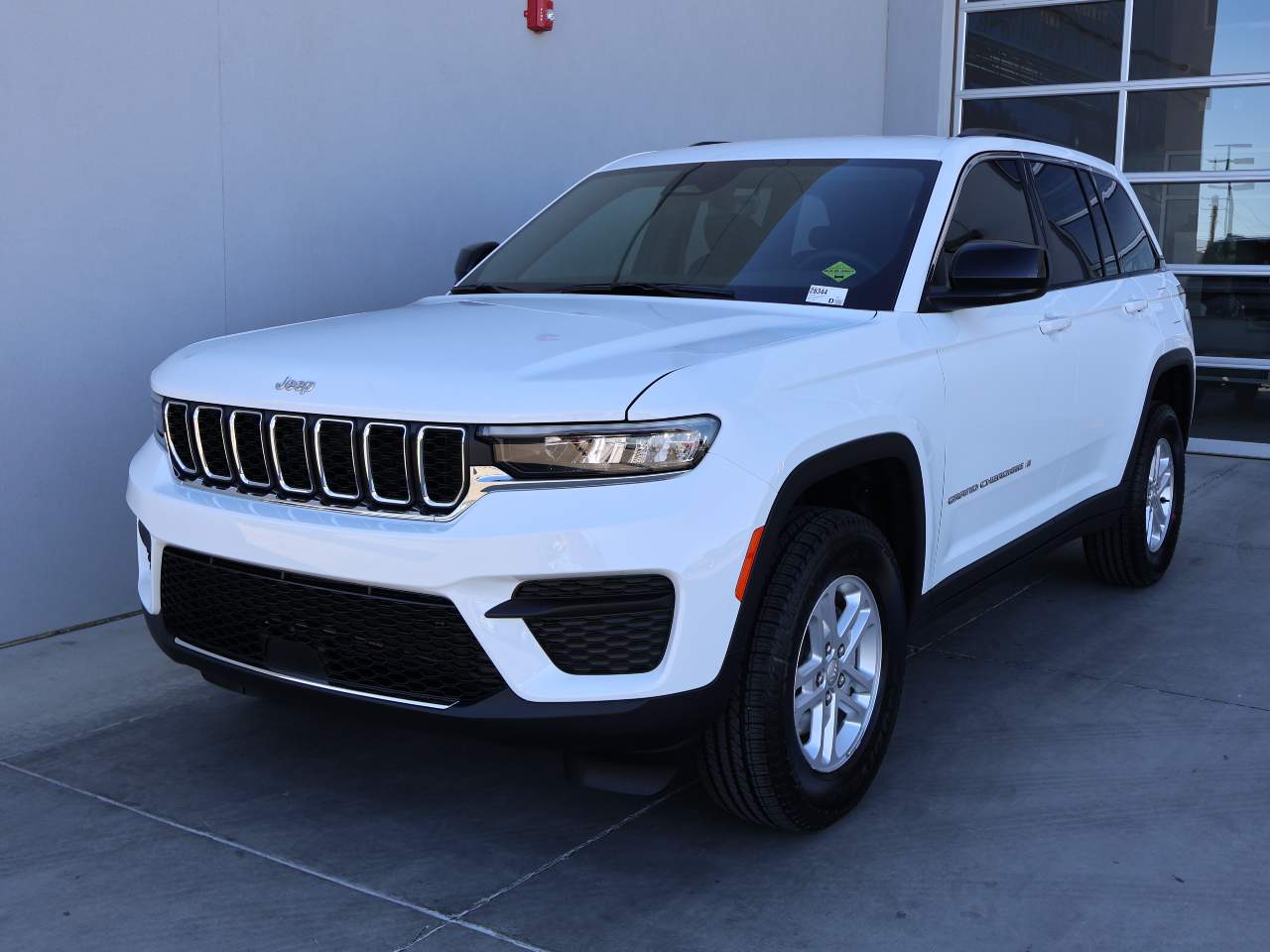 2025 Jeep Grand Cherokee Laredo's photo