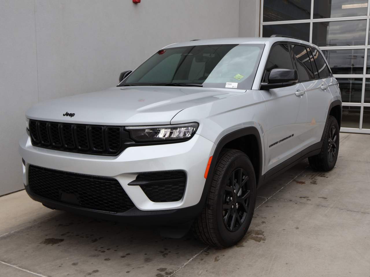 2025 Jeep Grand Cherokee Altitude's photo