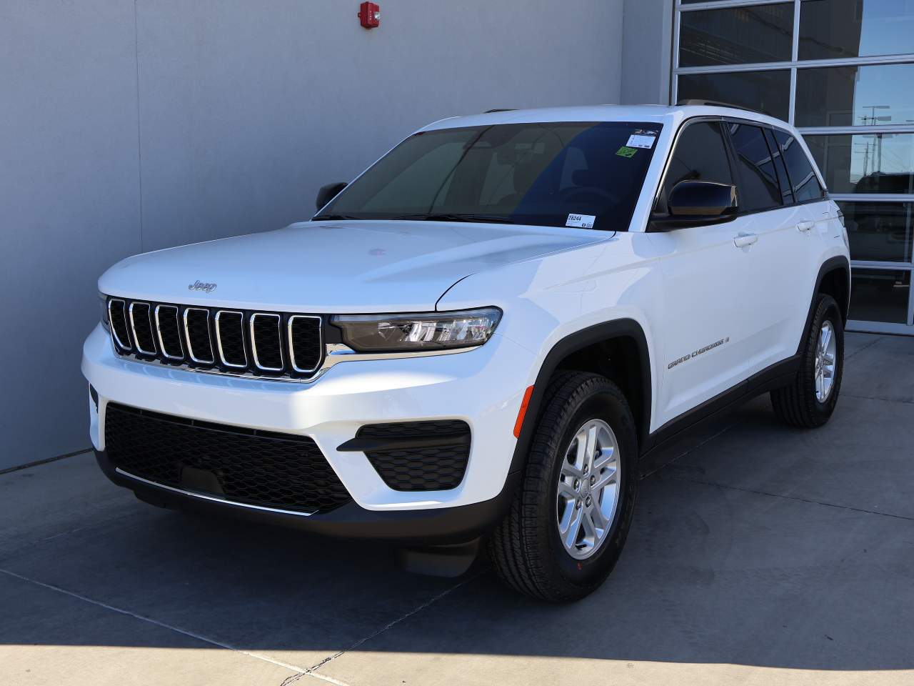 2025 Jeep Grand Cherokee Laredo's photo