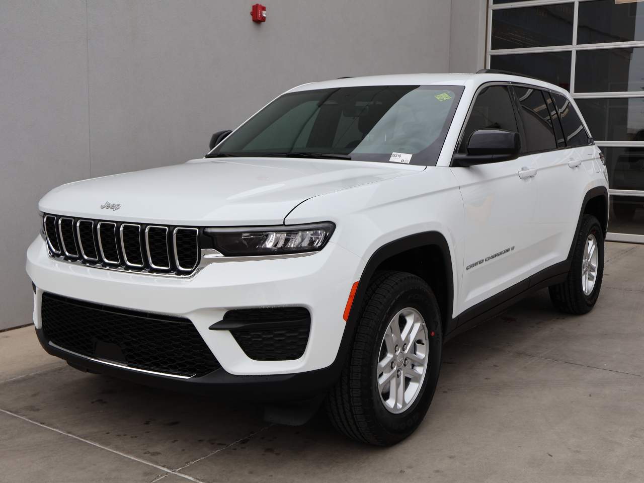 2025 Jeep Grand Cherokee Laredo's photo