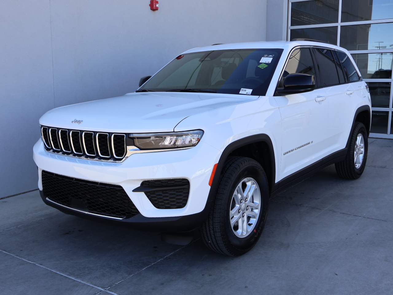 2025 Jeep Grand Cherokee Laredo's photo