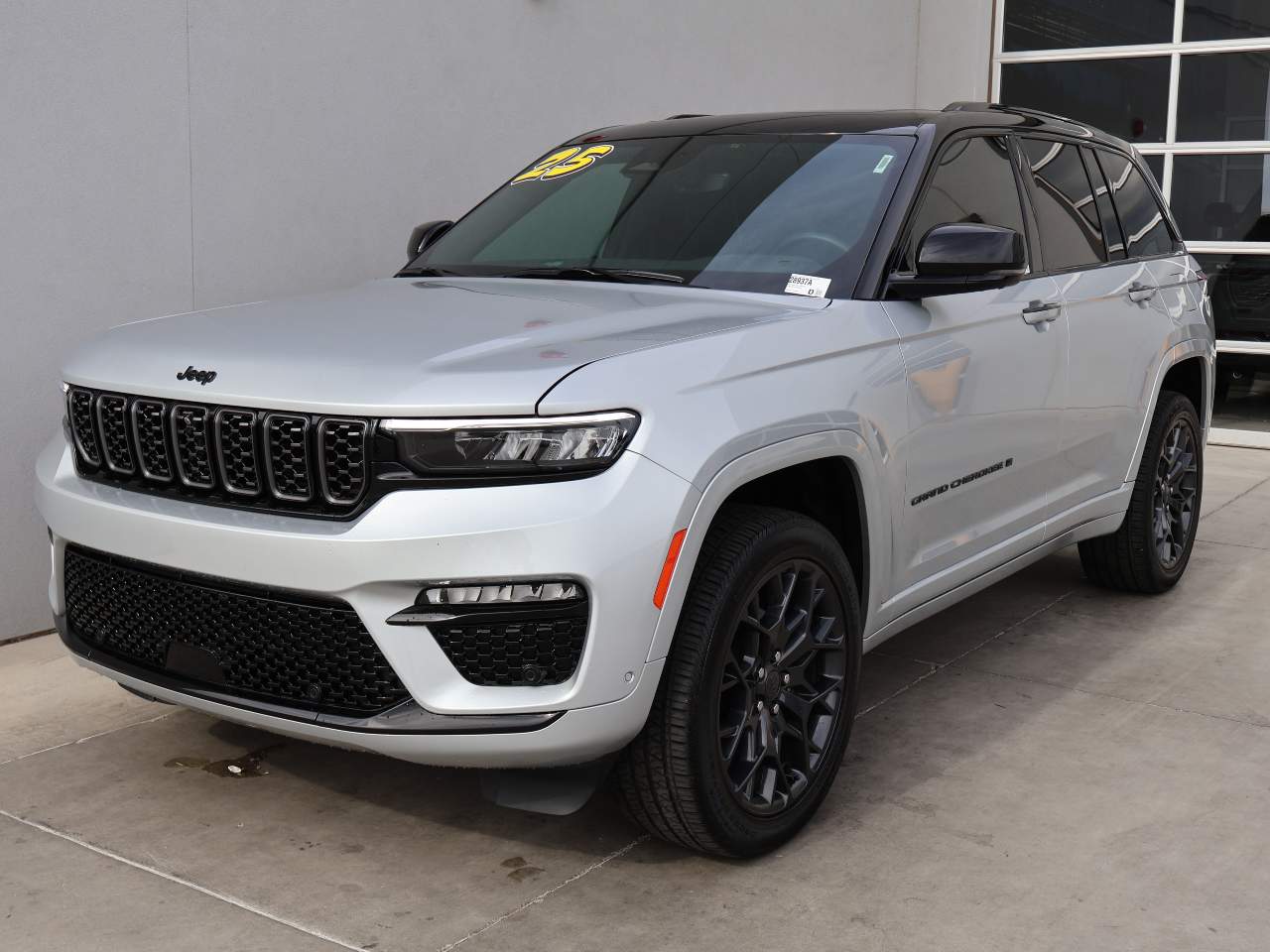 2025 Jeep Grand Cherokee Summit
