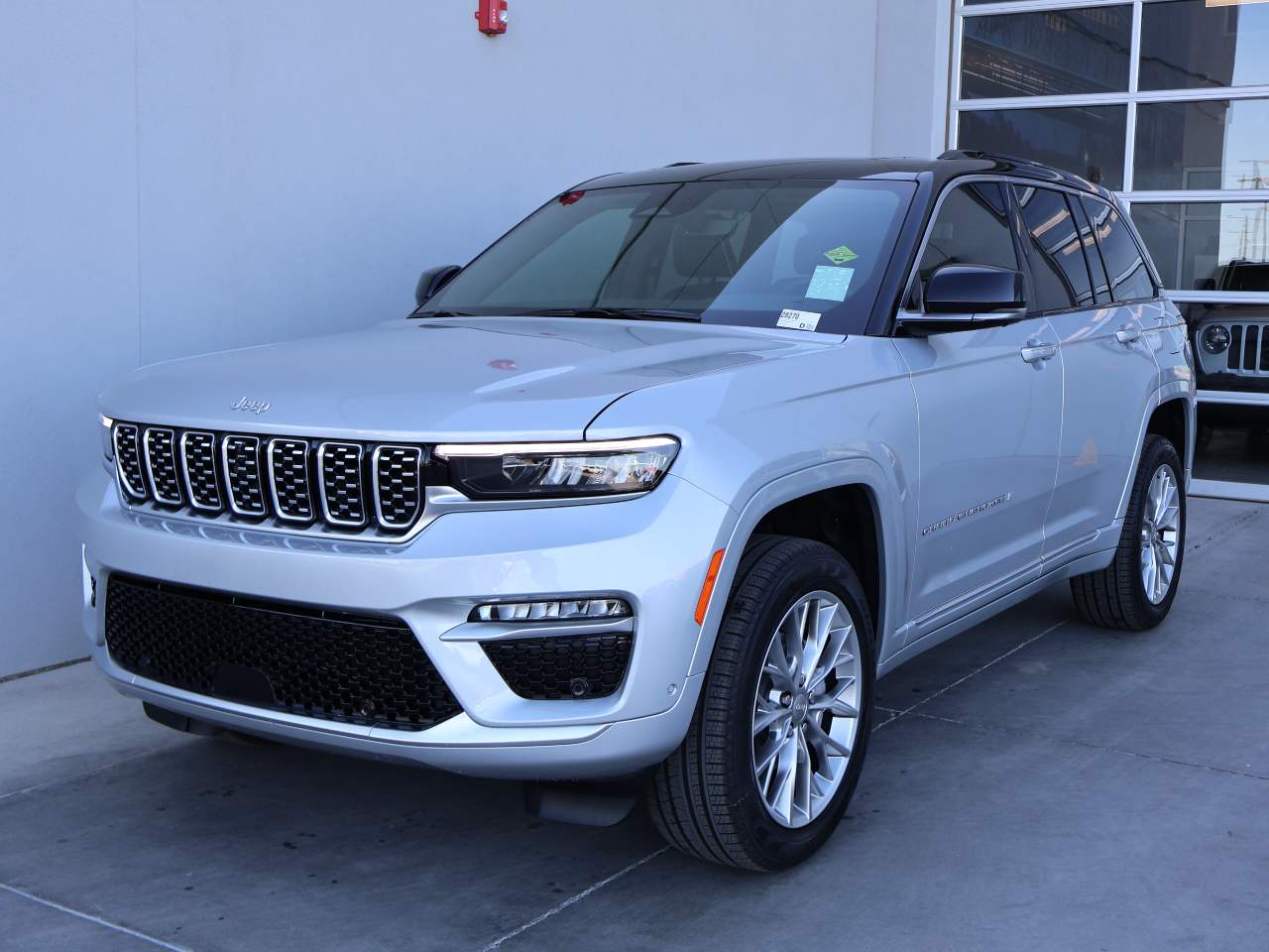2025 Jeep Grand Cherokee Summit