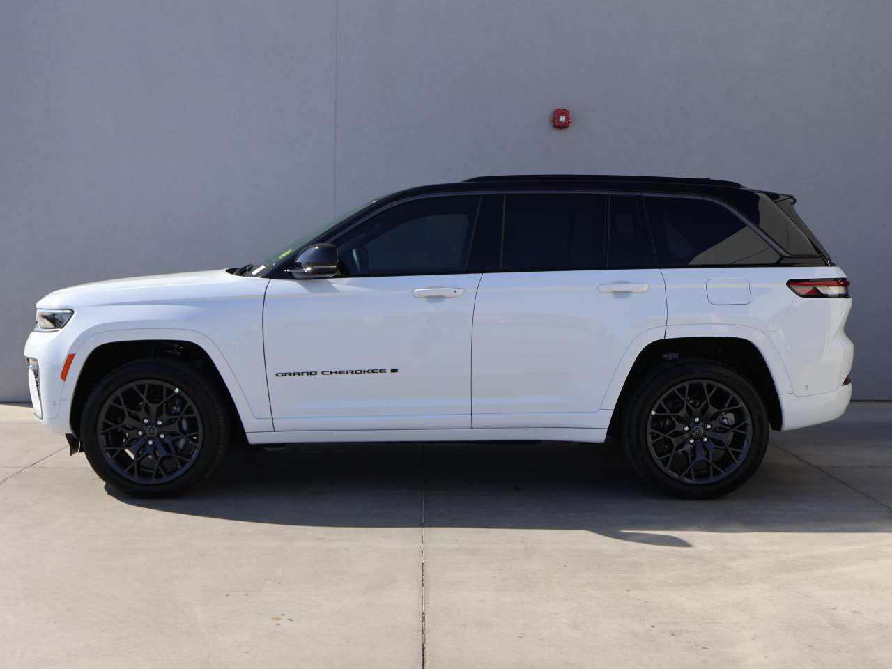 2027 Jeep Grand Cherokee Summit