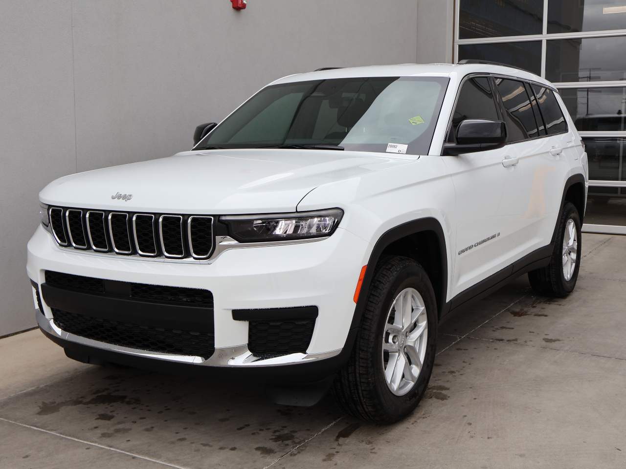 2025 Jeep Grand Cherokee L Laredo's photo