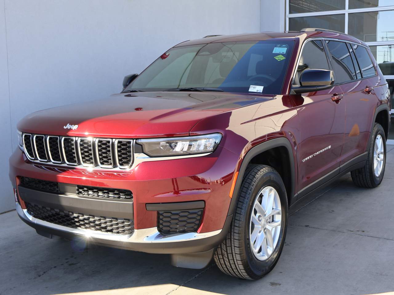 2025 Jeep Grand Cherokee L Laredo