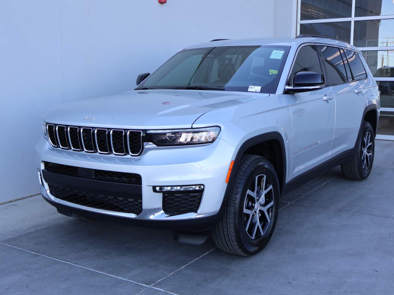 2025 Jeep Grand Cherokee L Limited's photo