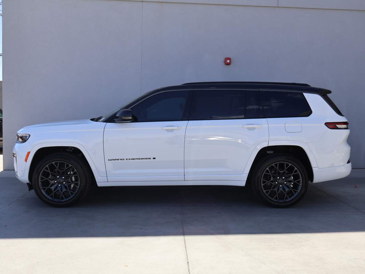 2027 Jeep Grand Cherokee L Summit