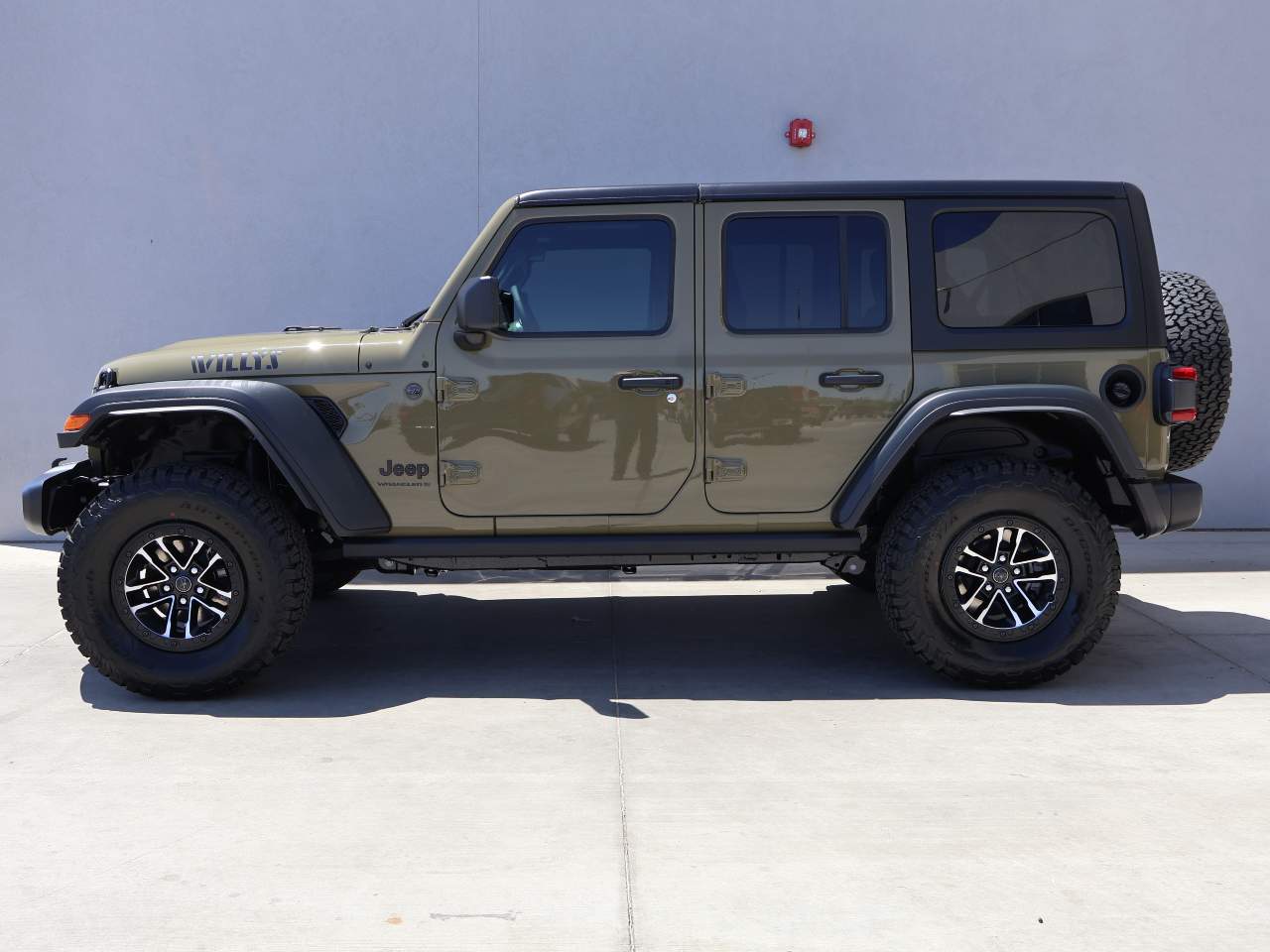 2025 Jeep Wrangler Willys 4dr